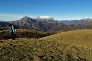 35 Vista verso le Grigne e, lontano, il Legnone